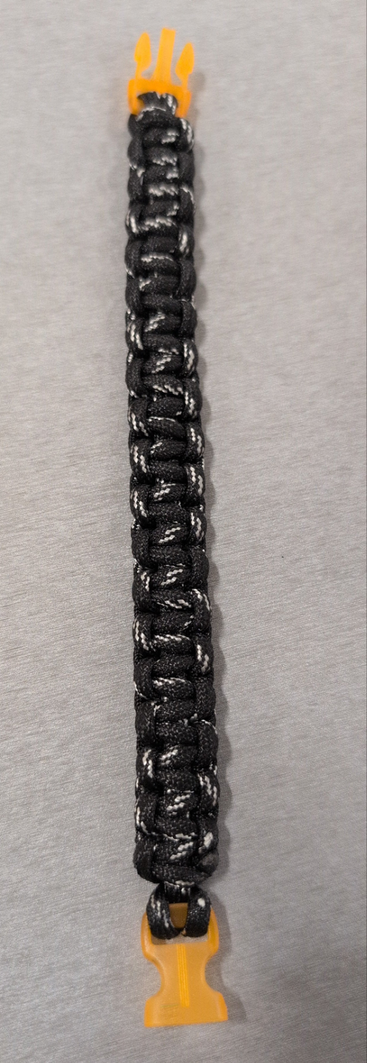 Paracord bracelet