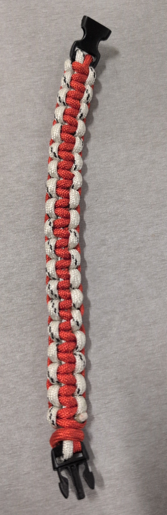 Paracord bracelet
