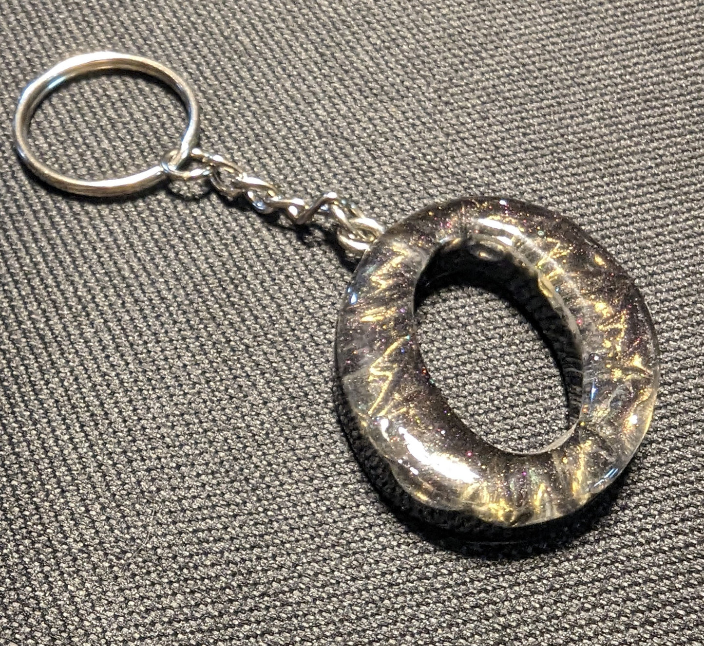O letter gold plain keychain