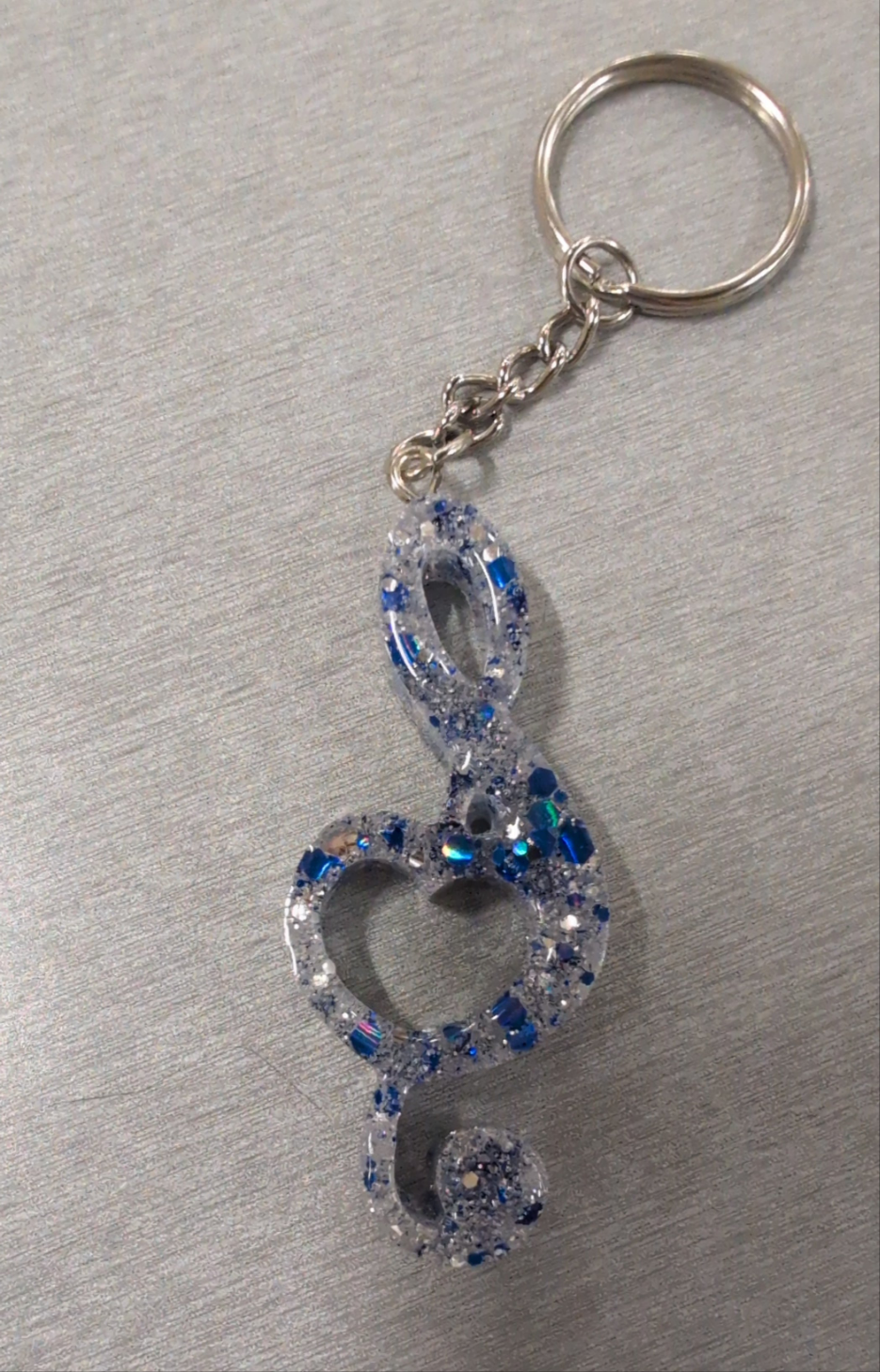 Resin trouble clef keychain