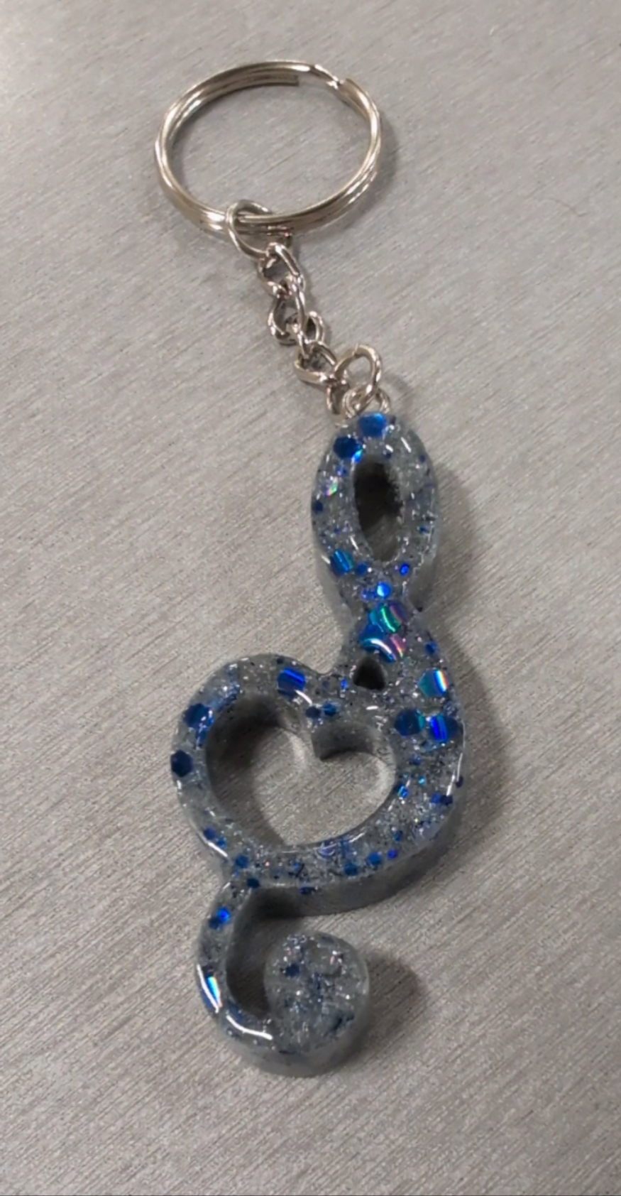 Resin trouble clef keychain