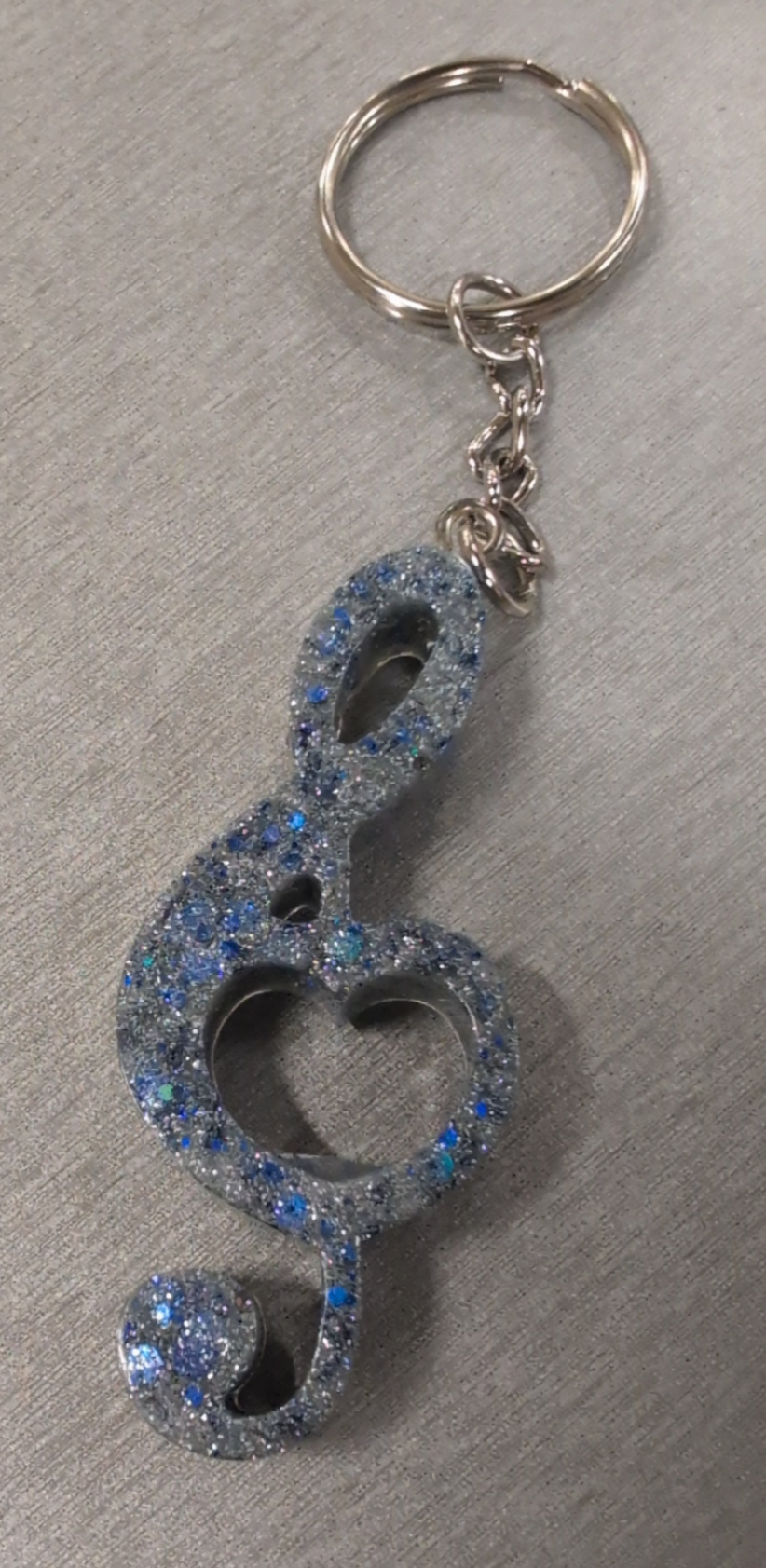 Resin trouble clef keychain
