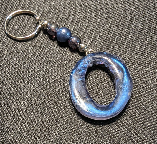 O letter blue beaded keychain