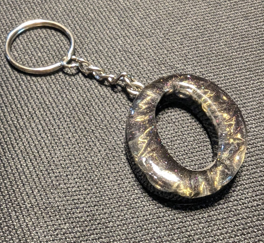 O letter gold plain keychain