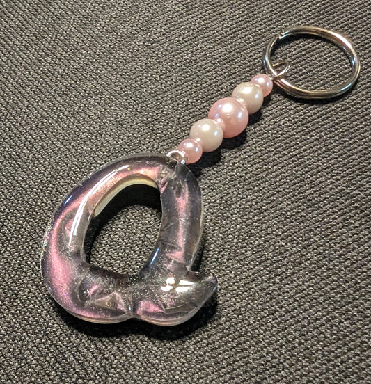 Q letter pink beaded keychain