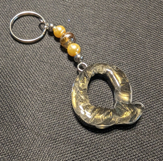 Q letter gold beaded keychain