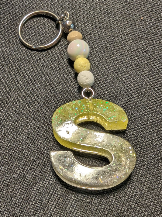 L letter yellow beaded keychain
