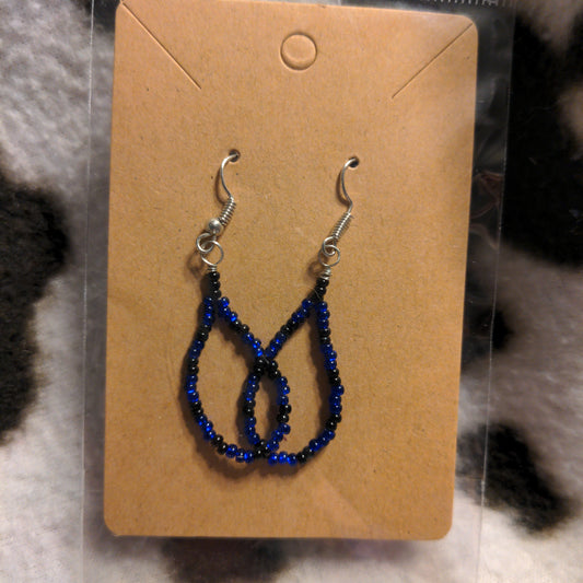 Black and blue teardrop beaded earrings